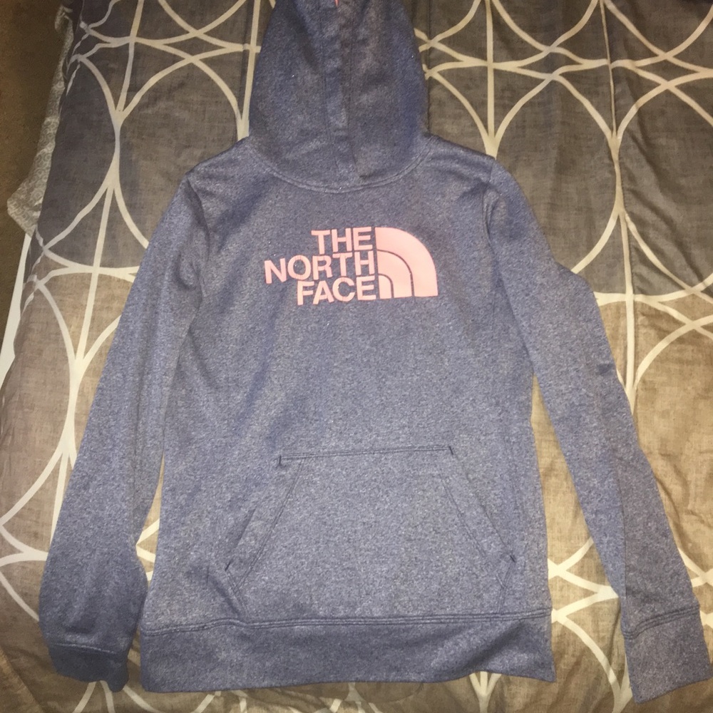Woman’s Small North Face Hoodie